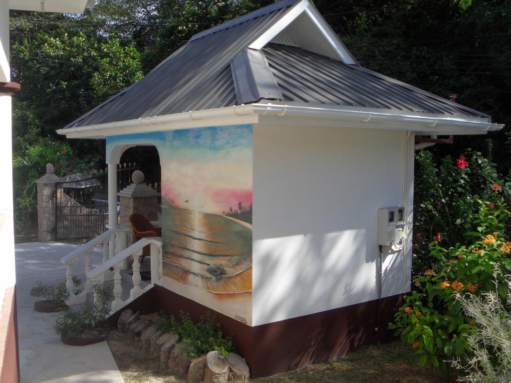 Acquario Guesthouse Anse Volbert Village Εξωτερικό φωτογραφία